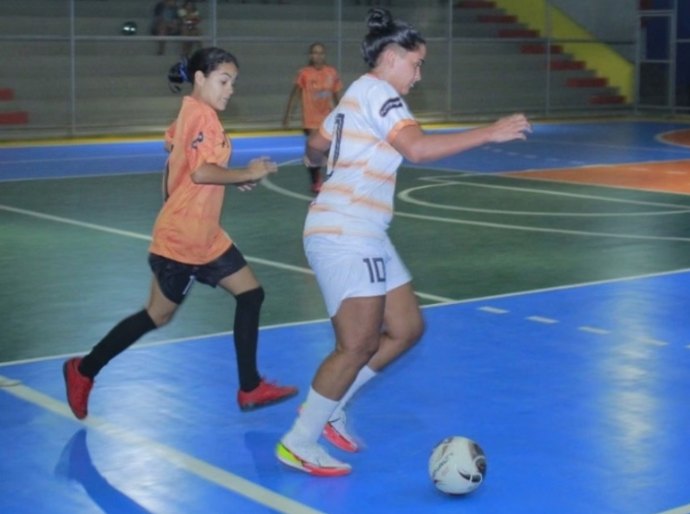 Secretaria da Mulher de Penedo abre inscrição para aulas gratuitas de handebol e futsal