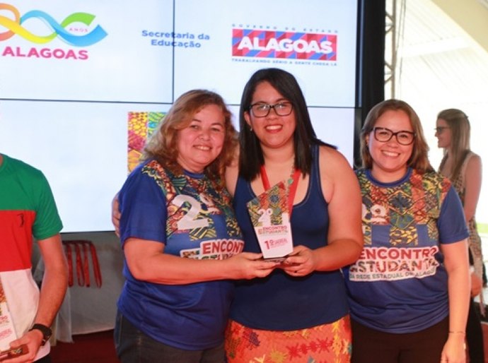 Estudante vence sarau de poesias com homenagem à força do povo alagoano