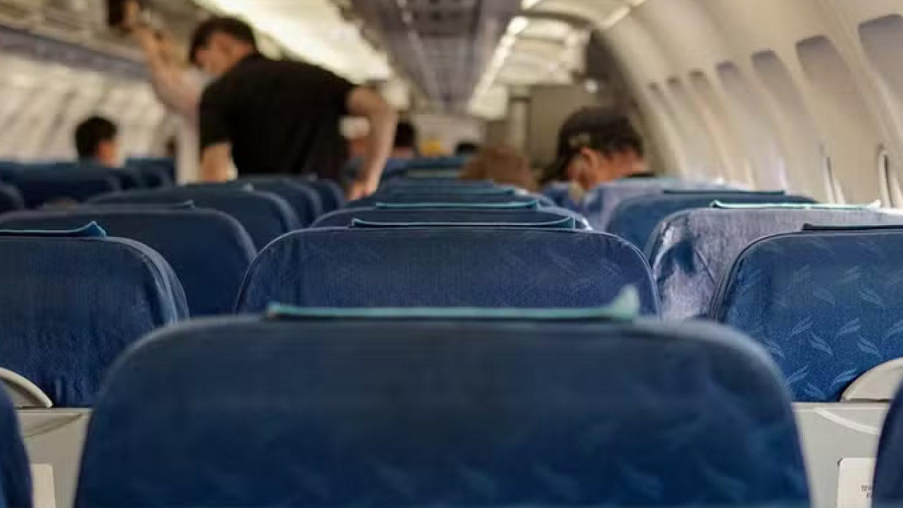 Neozelandesa processa namorado depois de ele não a levar ao aeroporto