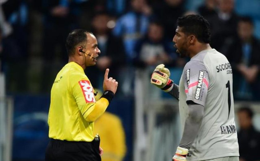 Grêmio será julgado nesta quarta por racismo contra goleiro Aranha