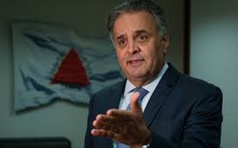 Aécio nega 'morte cerebral' do PSDB e lança 'Farol da Oposição', com críticas ao governo Lula