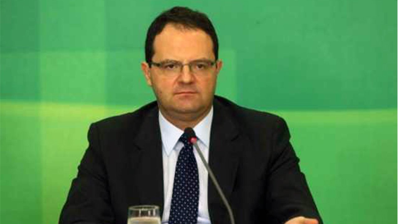 Governo tentará mudar idade mínima da aposentadoria, diz Nelson Barbosa