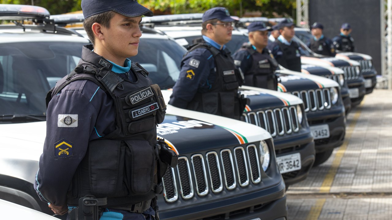Polícia prende um dos ladrões que tentou assaltar turistas em duna no Ceará