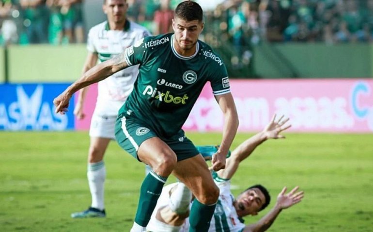 Goiás bate Coritiba em duelo direto e acaba com jejum de vitórias no Brasileirão
