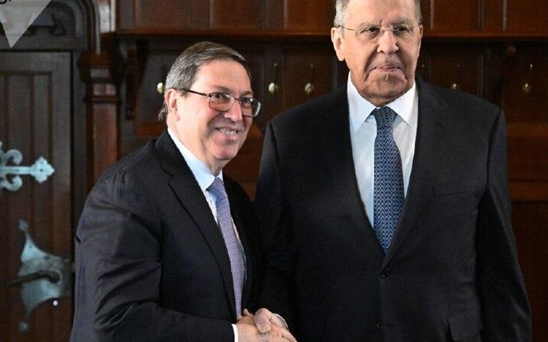 Lavrov discute cooperação bilateral com chanceler cubano em ligação telefônica