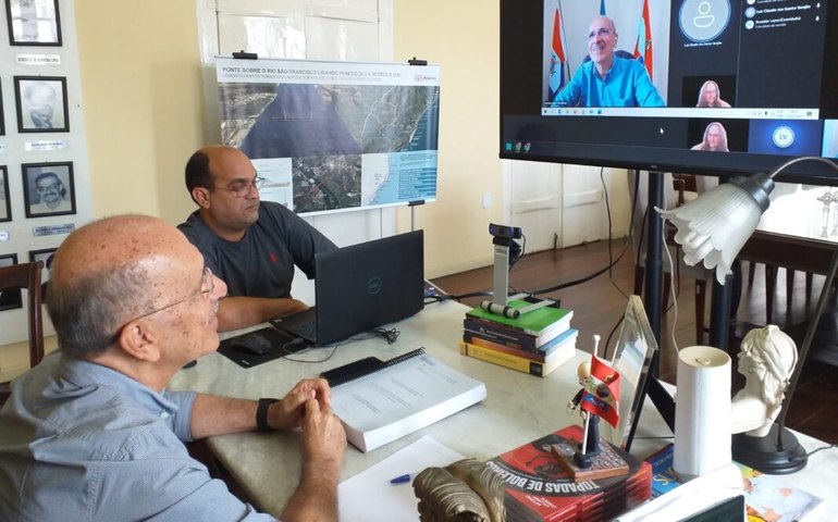 DNIT consulta Prefeito Ronaldo Lopes sobre vias de acesso à ponte Penedo-Neópolis
