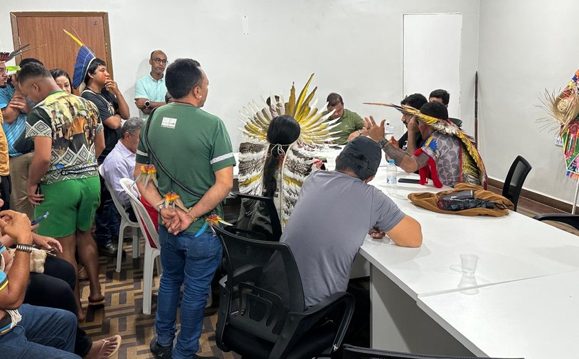Após protesto, Prefeitura de Palmeira se reúne com indígenas, mas ausência de Luísa Duarte gera frustração; áudio