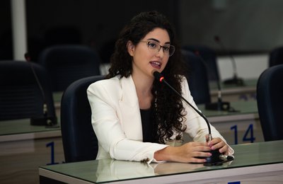 “O combate à pobreza menstrual é uma questão de saúde pública”, diz Teca Nelma
