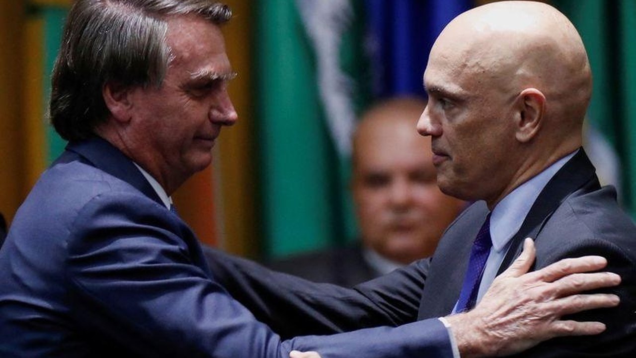 Bolsonaro insinua que Moraes, do STF, descumpriu acordo feito em setembro de 2021
