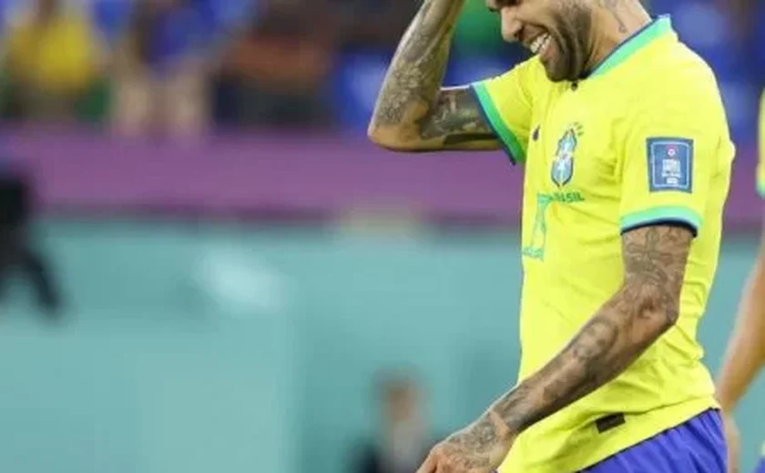 Em novo depoimento, Daniel Alves admite penetração com consentimento