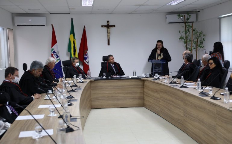 “Vou exercer minhas atribuições guiada pelas demandas prioritárias da cidadania”, disse Kícia Cabral ao tomar posse como procuradora de Justiça