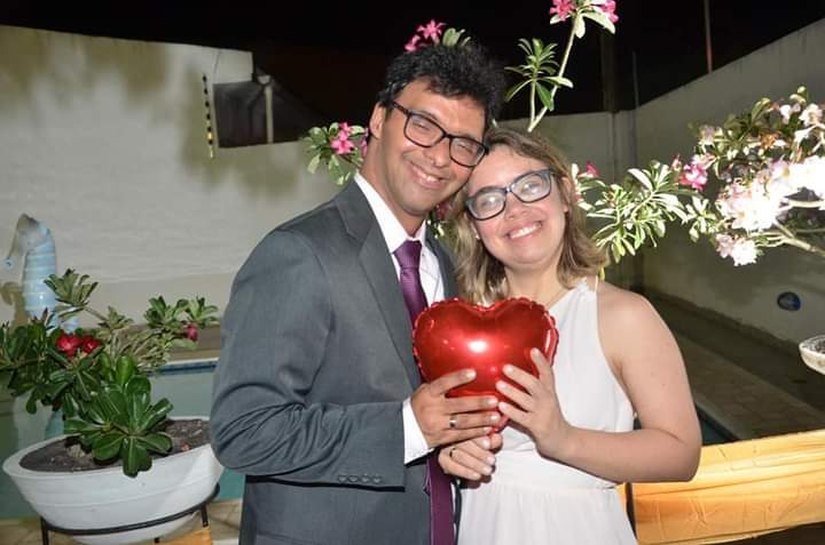 Após mais de seis anos juntos, casal com Síndrome de Down realiza o sonho do casamento