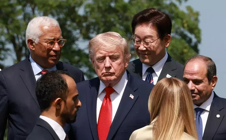 Trump promete divulgar termos de acordo com Irã em breve