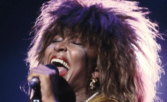 Morre aos 83 anos a cantora Tina Turner, ícone da música