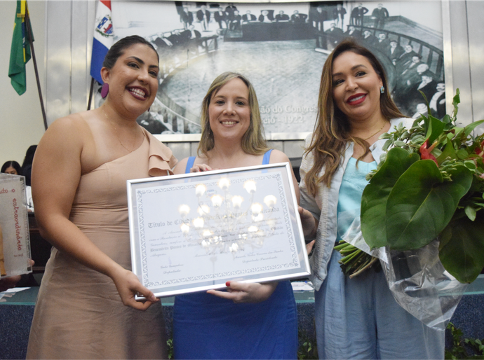Natália Von Sohsten é condecorada com o título de Cidadã Honorária Benemérita Pontes de Miranda