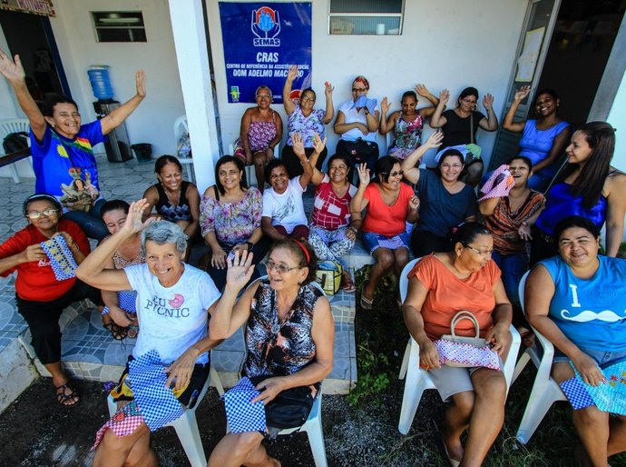 Mulheres Artesãs atendidas no Cras expõem trabalhos na Flimar