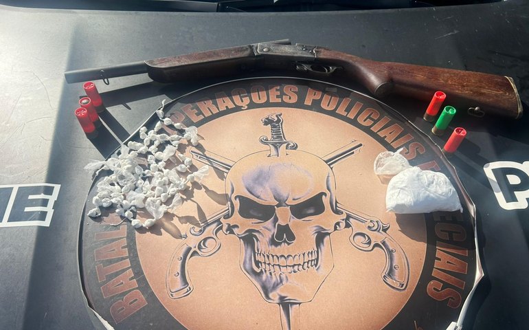 Operação Pé na Areia apreende arma e cocaína em Jequiá da Praia