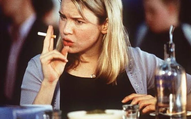 'Efeito Bridget Jones': o desejo por doces realmente aumenta quando as mulheres se sentem solitárias; entenda