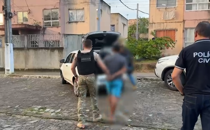 Operação contra tráfico de drogas prende sete no Benedito Bentes, em Maceió