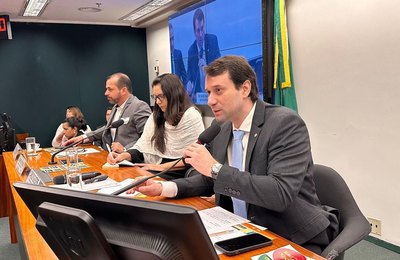 Deputados discutem qualidade da alimentação escolar durante audiência na Câmara