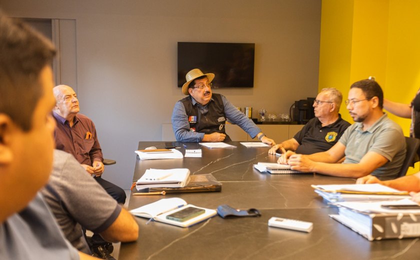 Prefeito Gilberto Gonçalves sanciona lei que estabelece reajuste salarial dos Agentes Comunitários de Saúde e de Combate a Endemias