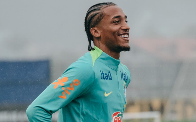 João Pedro vê Maracanã como palco especial e celebra boa fase: 'Começo de uma história linda'
