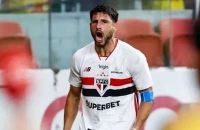 Calleri marca no fim e São Paulo arranca empate com Inter no Beira-Rio