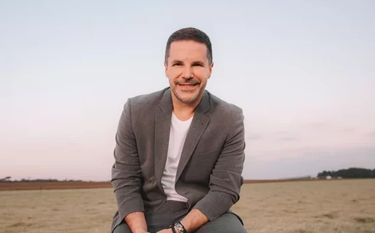 Filho de Elis sobre comparações com a mãe: 'Ela não está aqui para fazer um disco ruim'