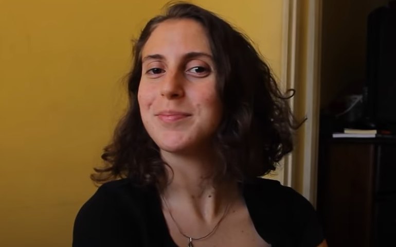 Fãs de Jout Jout se surpreendem com revelação de que ela teve filho: 'felicidade genuína'