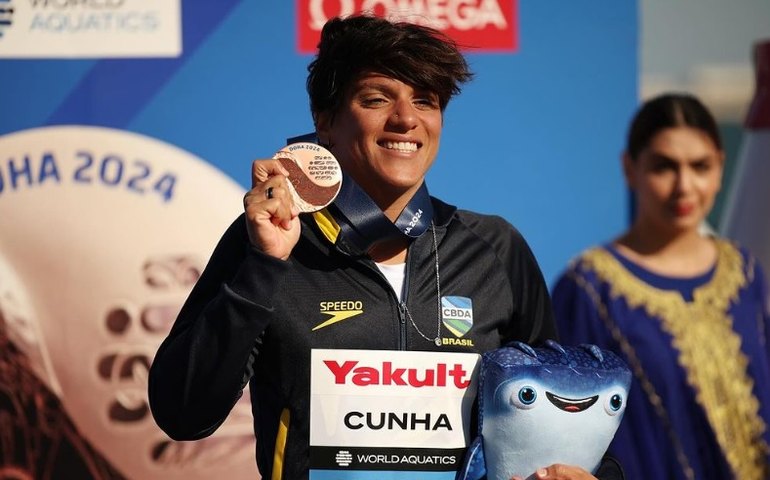 Natação: Ana Marcela é bronze nos 5km, o 1ª pódio do Brasil no Mundial