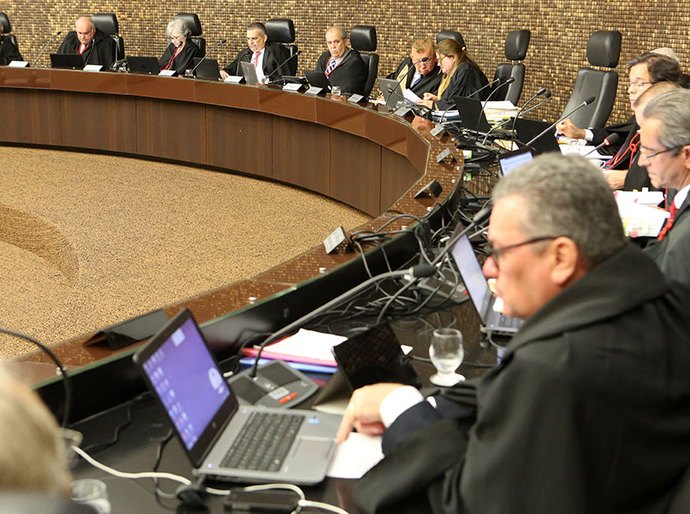 TJ modifica para o regime aberto pena de vereador condenado por agressão