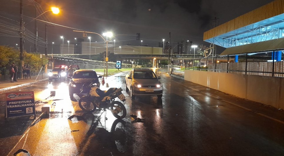 Motociclista com sintomas de embriaguez é detido após provocar colisões em Aracaju / Foto: Foto: CPTran/SE