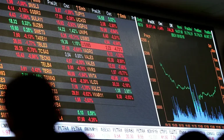 Bolsas de NY fecham sem rumo único com S&P 500 e Nasdaq em alta potencializada pela Supermicro