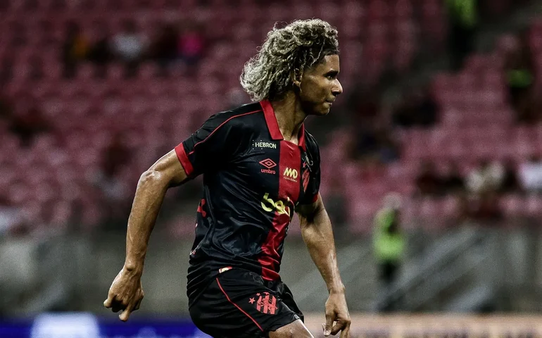 Gols, passe, expulsão e apenas 24 jogos: conheça promessa do Sport que é alvo de europeus