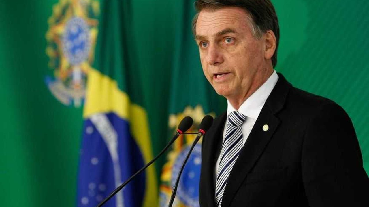 Bolsonaro volta a criticar isolamento social: ‘Não dá para continuar assim’