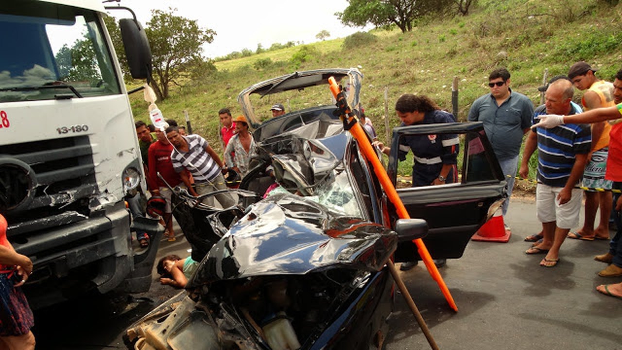 Continua internada em estado grave única sobrevivente do trágico acidente em Traipu