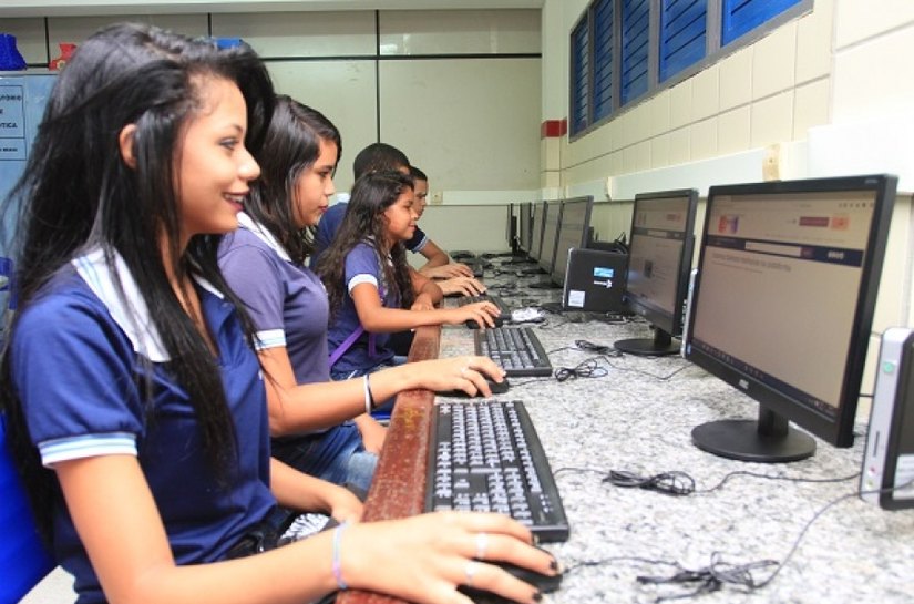 Escolas estaduais de Palmeira ganham com laboratórios de informática