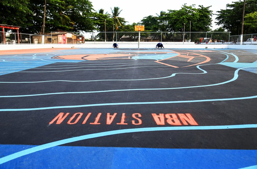 Prefeitura de Maceió e Liga Norte-Americana de Basquete inauguram quadra no Vergel