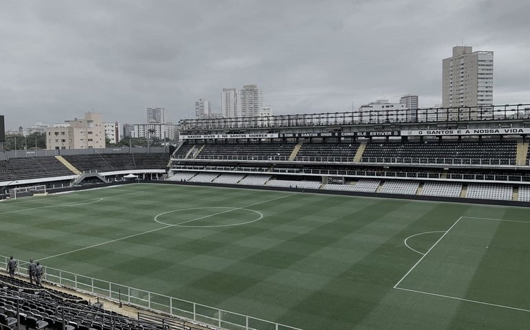 Santos é multado em R$ 95 mil por confusão na Vila Belmiro em jogo com o CRB na Copa do Brasil