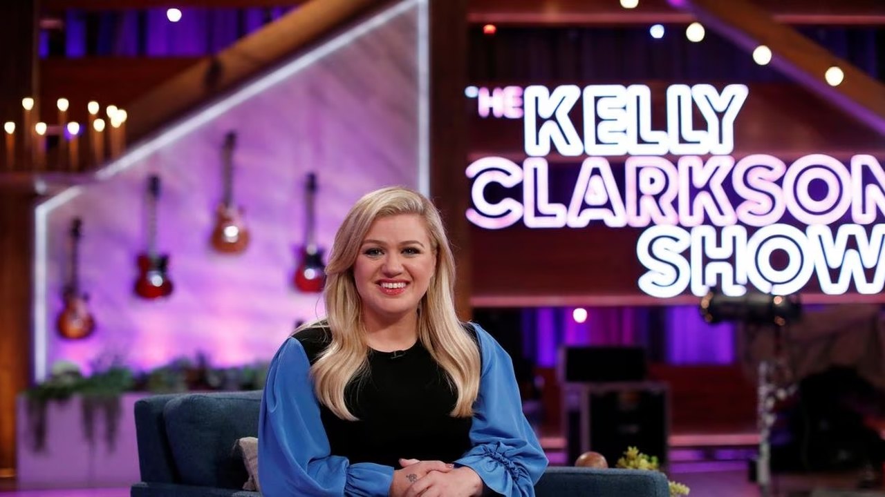 'The Kelly Clarkson Show': equipe e cantora respondem acusações sobre ambiente tóxico