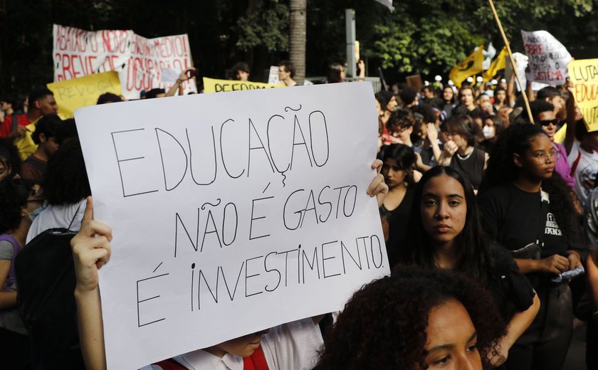 Dossiê mostra falta de direitos básicos para pós-graduandos no Brasil