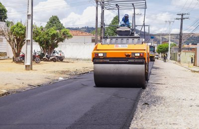 Palmeira e Governo fazem recapeamento asfáltico para abertura de novos corredores de transporte