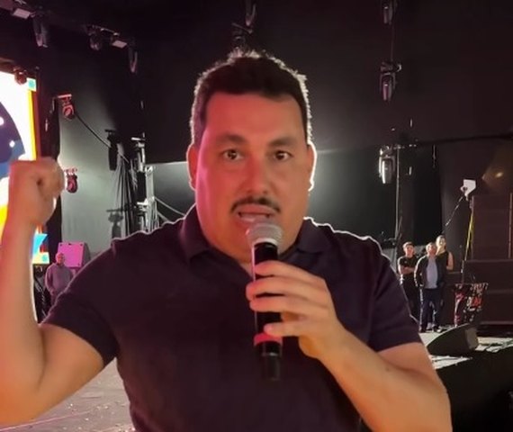Gusttavo Lima falta show de R$ 1,3 milhão, e prefeito de Surubim solta o verbo no palco; veja vídeo