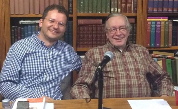 Carlos Nadalim ao lado de Olavo de Carvalho