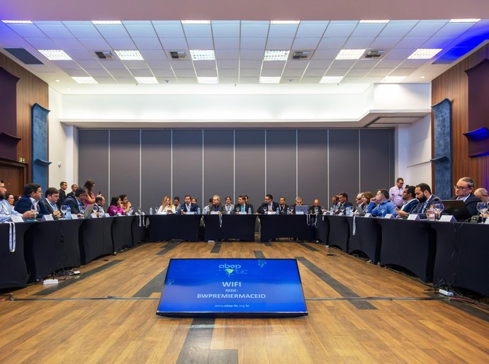 Ronaldo Lessa abre a primeira reunião de 2024 das empresas de processamento de dados do país