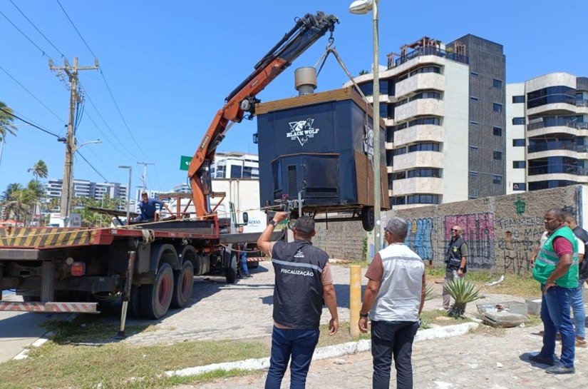 Segurança Cidadã remove trailers e barraca que funcionavam de forma irregular