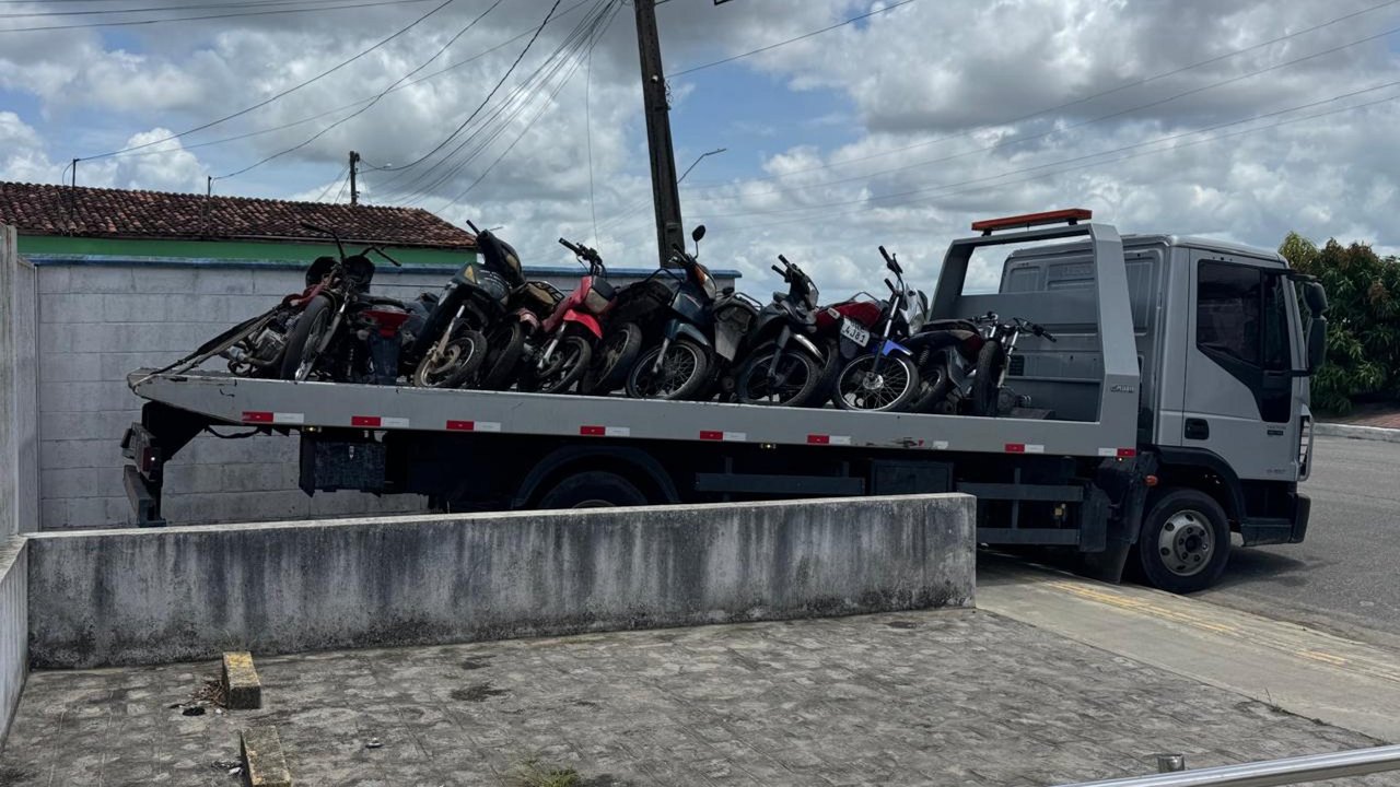 Polícia Civil realiza remoção de veículos apreendidos em Campo Alegre