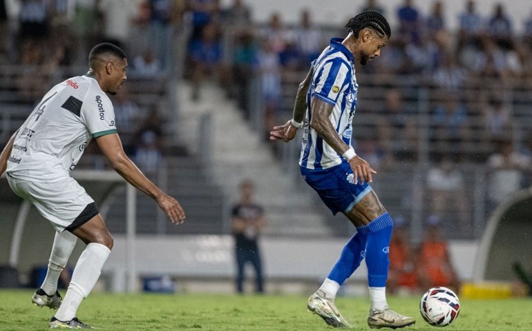 CSA vira o jogo contra Maringá e entra no G8 da Série C do Brasileirão