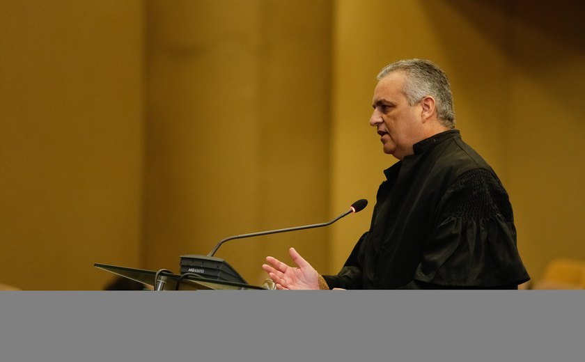 Alfredo Gaspar agradece moção honrosa em discurso no pleno do TJ/AL