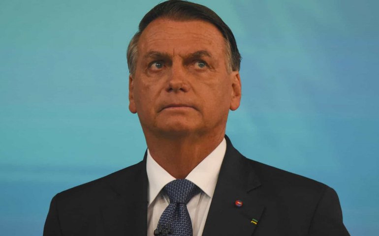 Bolsonaro alegou não ter poder sobre orçamento secreto antes de o bloquear